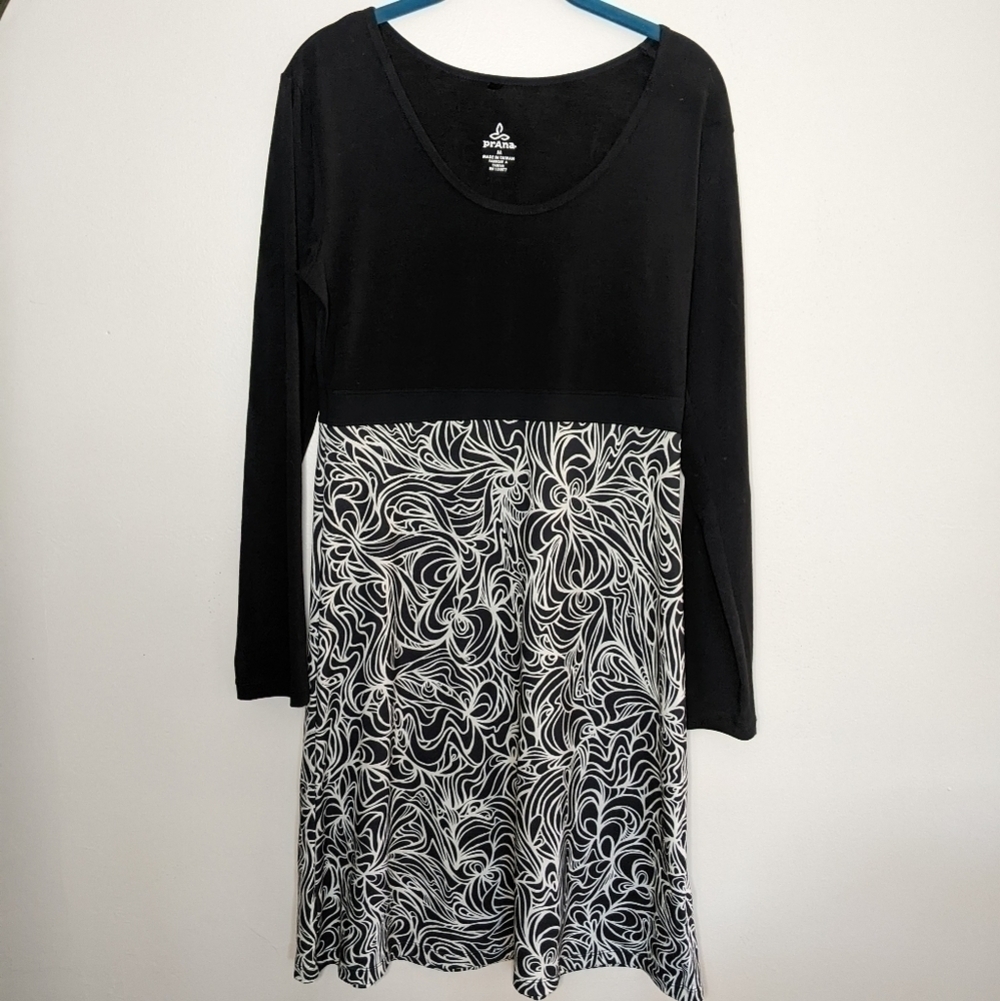 Prana Back & White Print Scoop Neck Dress Medium